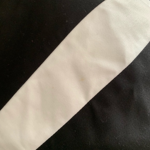 Cute pencil skirt - Picture 2 of 2